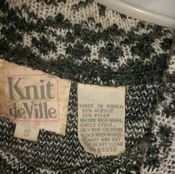 Knit DE Villa Grey and Cream Sweater Sz Small - Picture 2 of 2